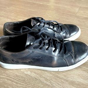 Men’s size 10us FreeBird shoes